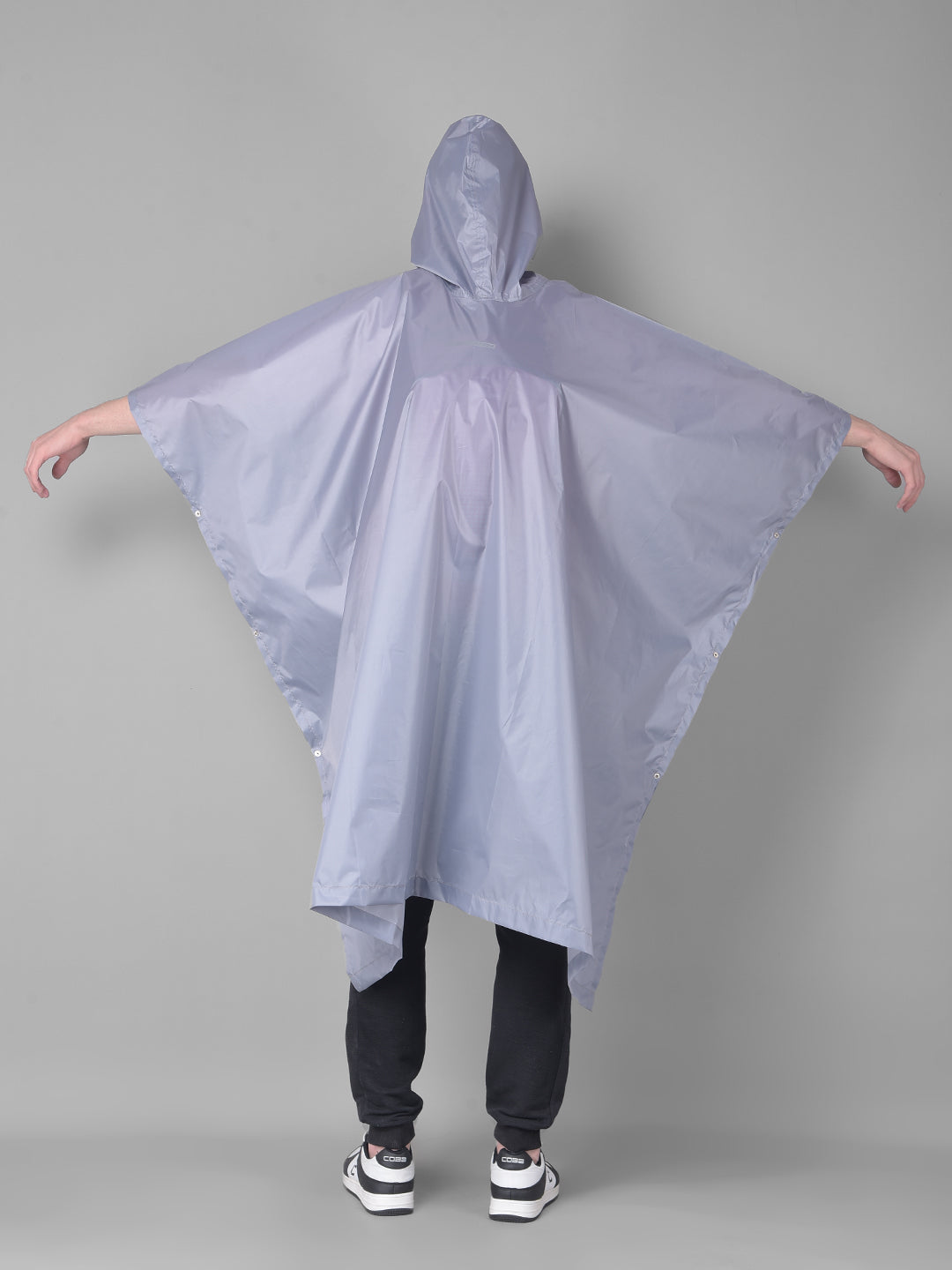 GREENLANDS GLOBO Grey Unisex Outdoor Lightweight Rain Poncho for Fashionable Waterproof Weather Protection
