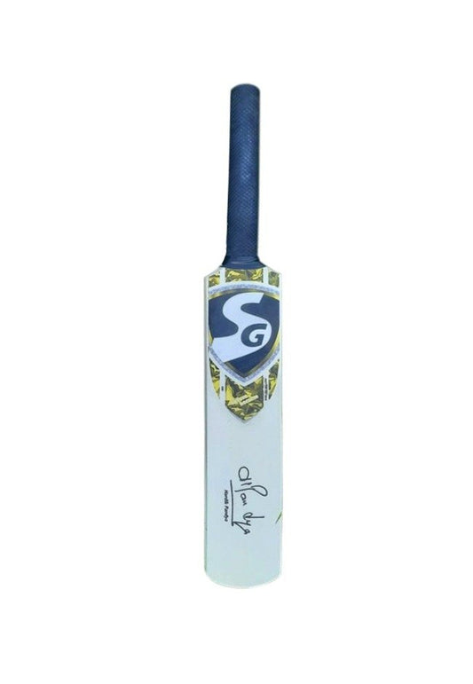 Cricket SG HP Mini Bat: Elevate Your Game with Precision.